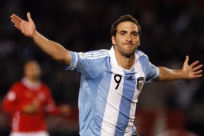 FIFPRO年度最佳11人：亚马尔当选票王，大巴黎占5席，贝林厄姆引热议，flfa年度最佳阵容