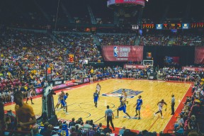 格斗UFC：顶级对决火爆开场，擂台热血沸腾！，ufc顶尖高手